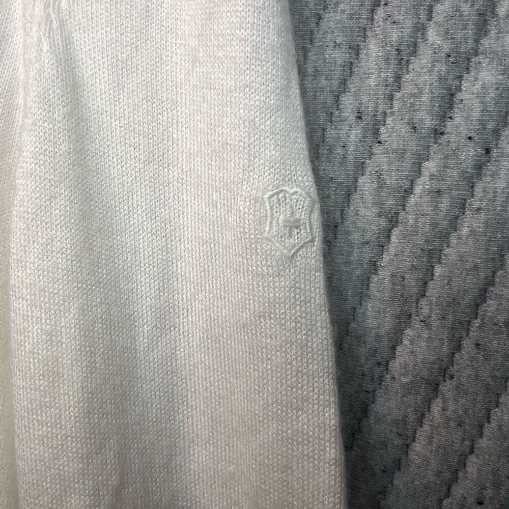 Victorinox Swiss Army‎ Women’s White V-Neck Size Small - Picture 14 of 16